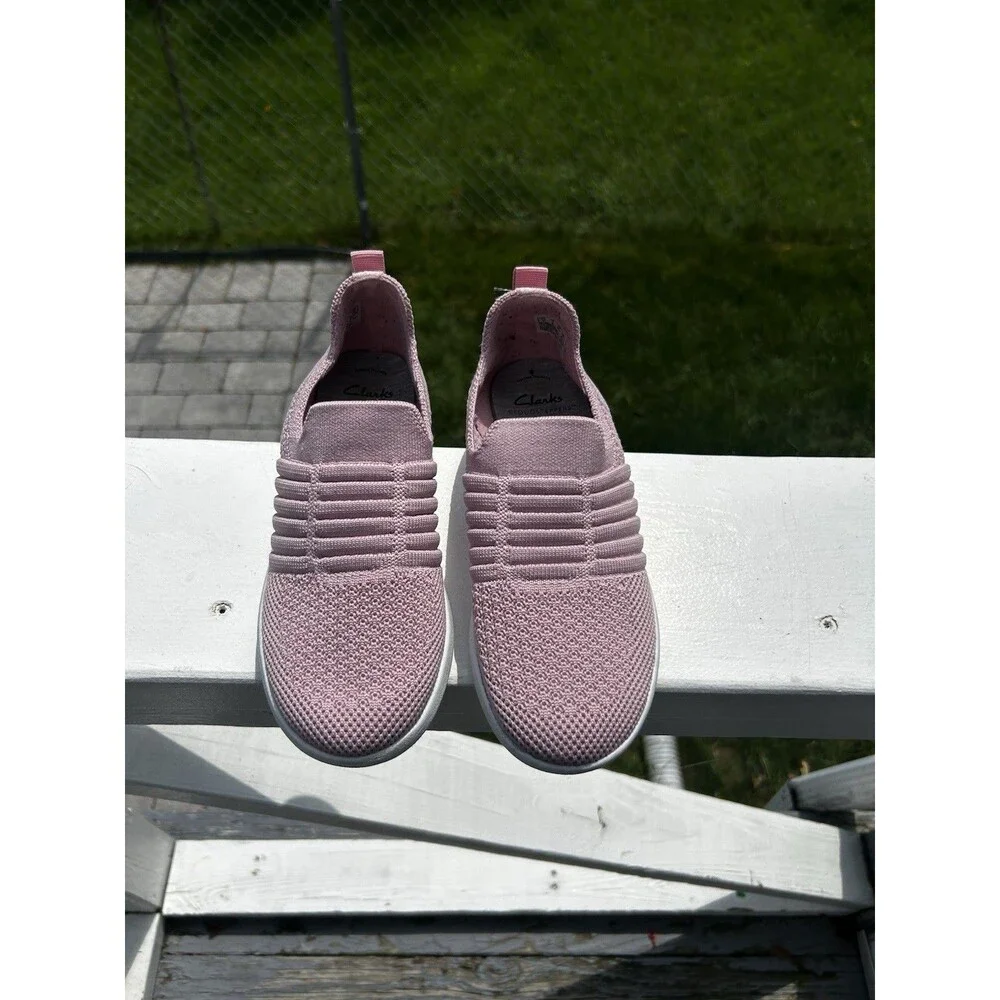 Clarks Cloudsteppers Girls Pink Knit Slip-On Sneakers Size 2M